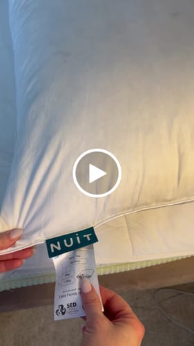 Customer video review of Pernă Plume Puf