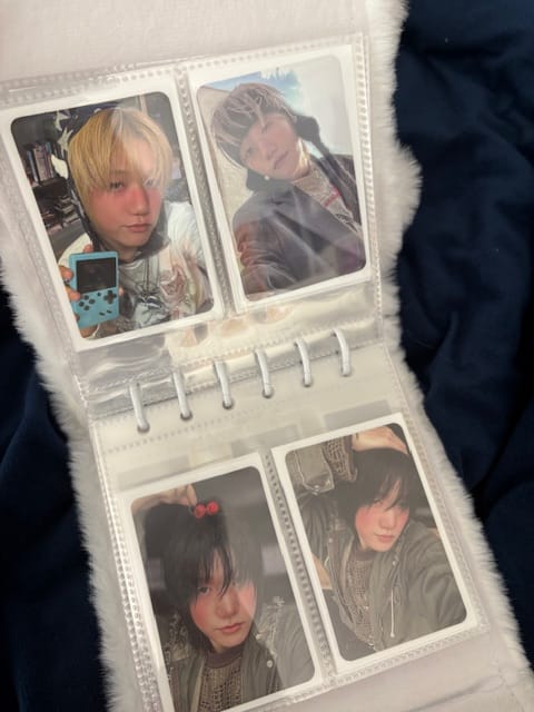 Customer photo review of COLORED PHOTOCARD SLEEVES - 61x91mm