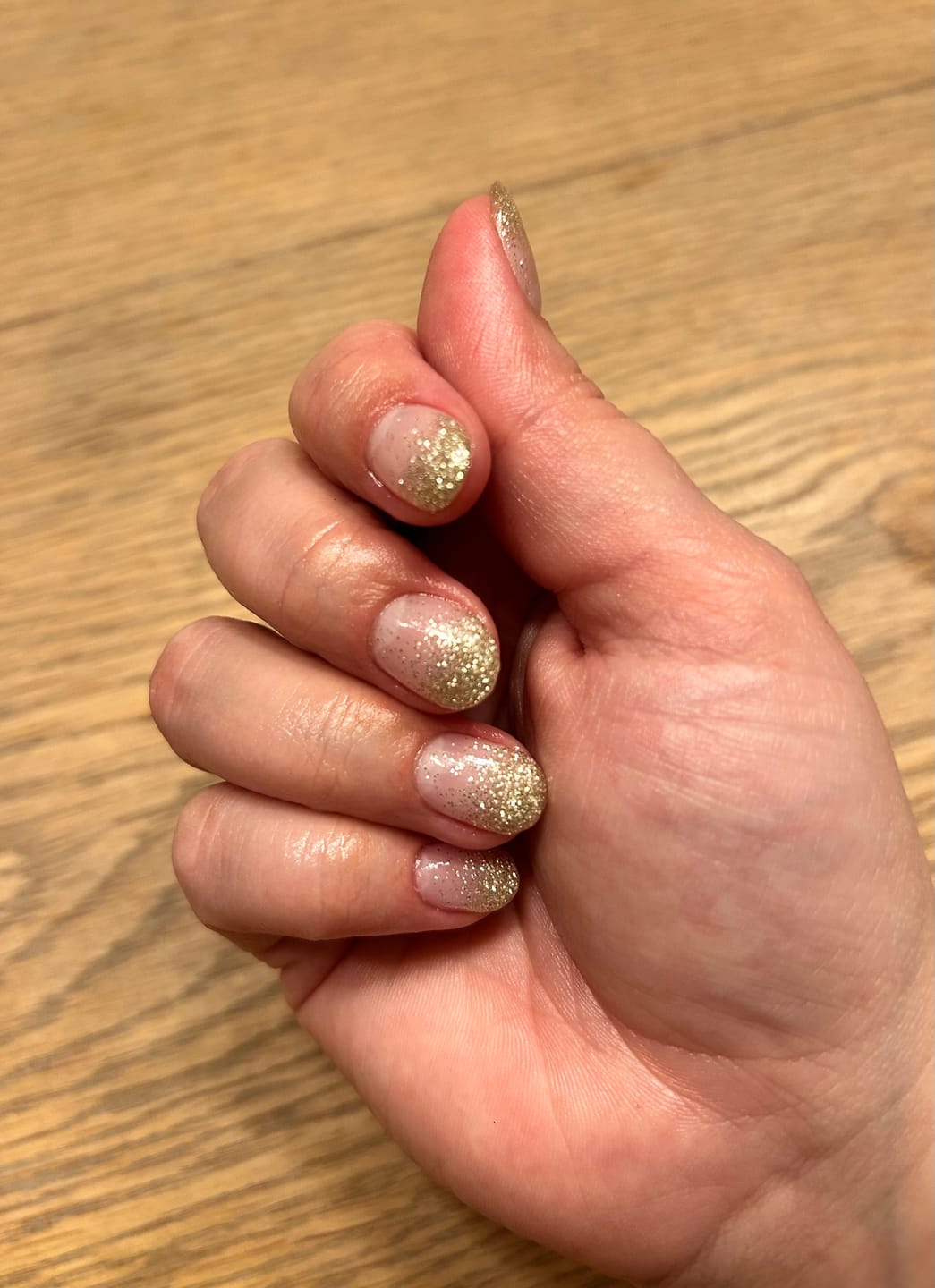 Customer photo review of Shallow Gold Dipping Powder