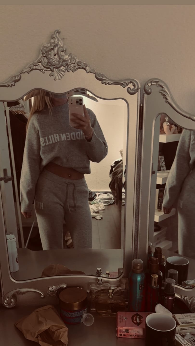 Kundenbewertung mit Foto von KNIT SWEATPANTS LIGHT GREY