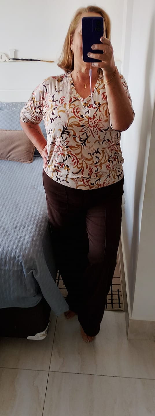 Customer photo review of Calça Jeans Reta Mandacaru Marrom Escuro