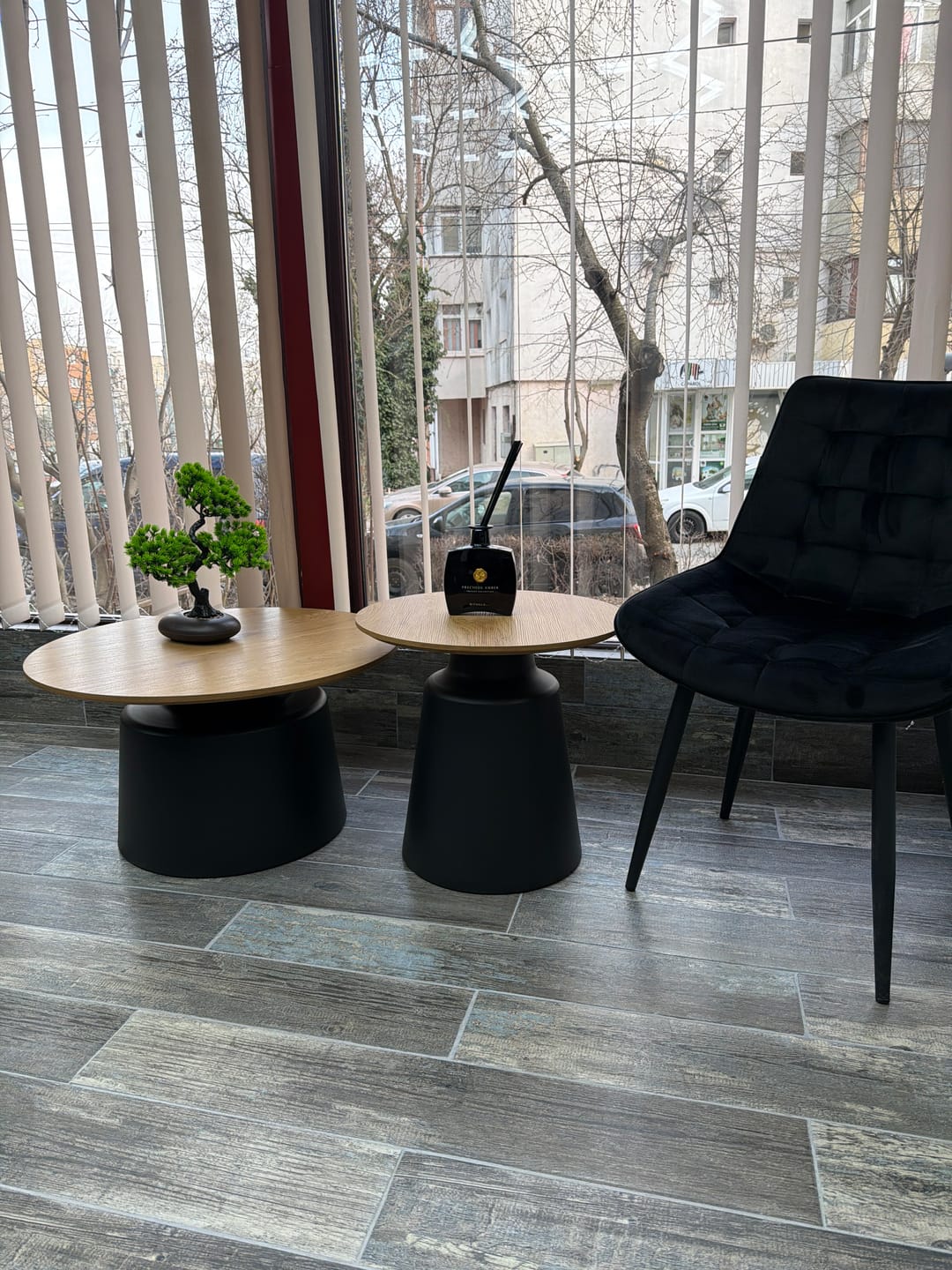 Customer photo review of Set 2 masute cafea MALOMI, stejar/negru