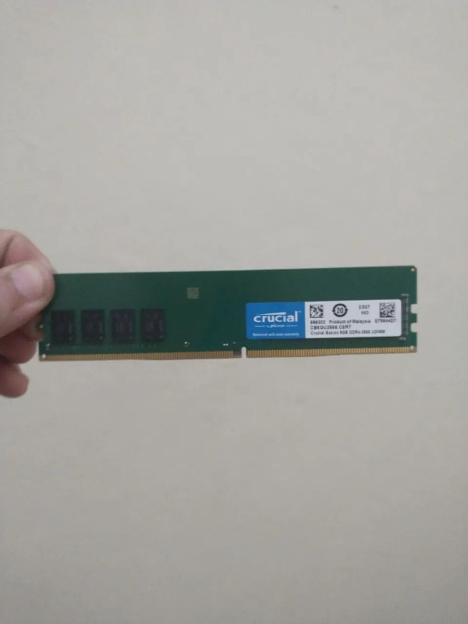 Customer photo review of Memoria RAM 8GB Crucial DDR4 2666MHz PC4-21300 CL19 para PC