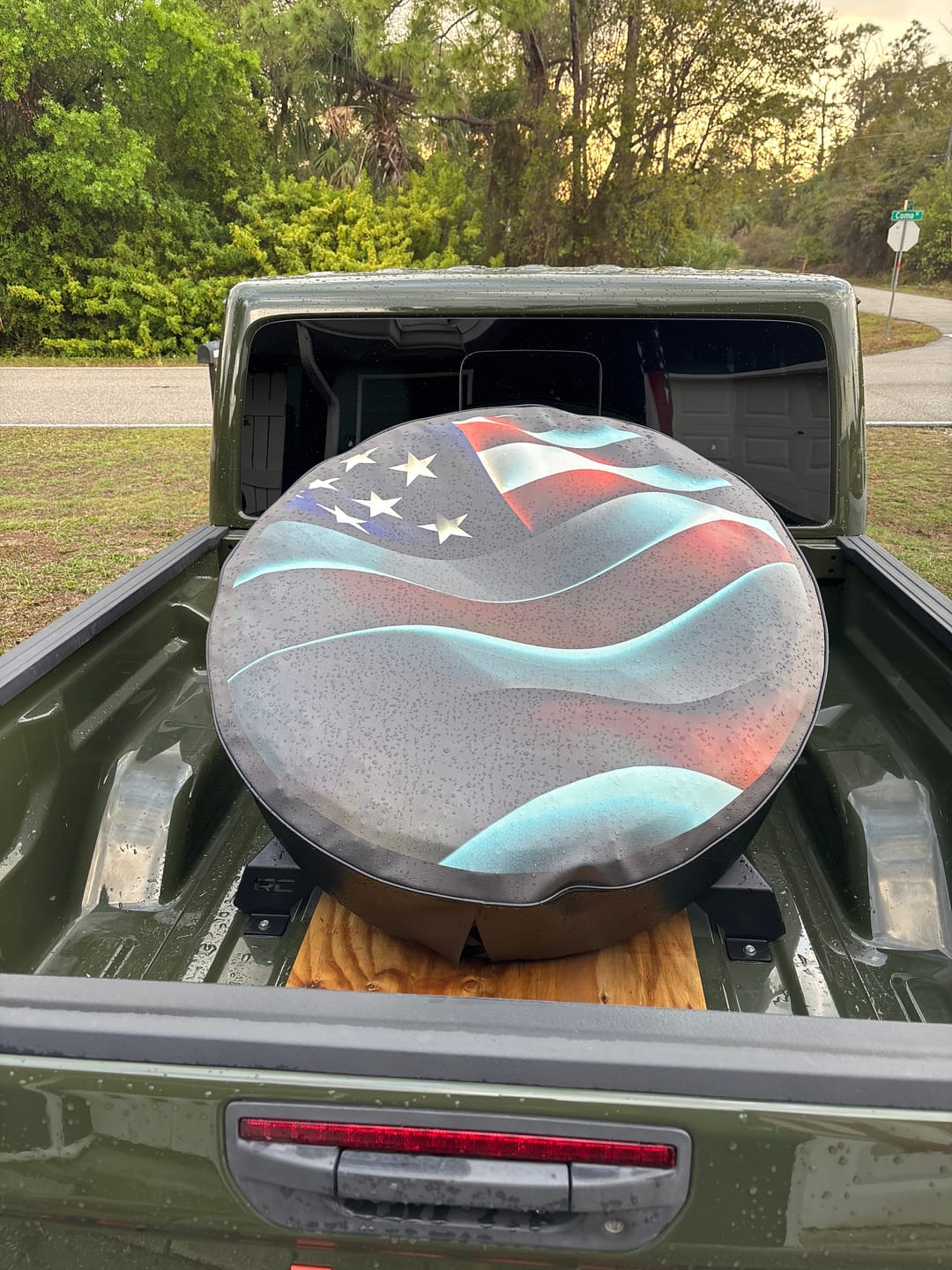 Customer photo review of 3D Waving American Flag Spare Tire Cover for Jeep, Bronco, Campers, RV, Vans, & More