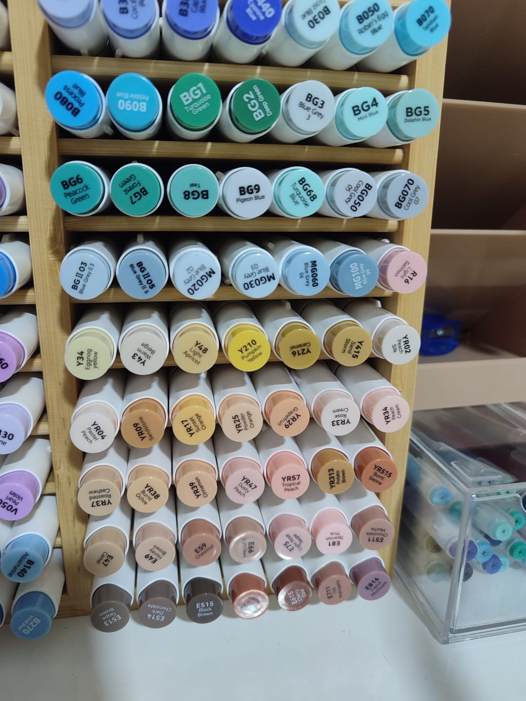 Customer photo review of Ohuhu Maui 60 Colors Dual Tips Water Based Art Markers, Brush & Fineliner