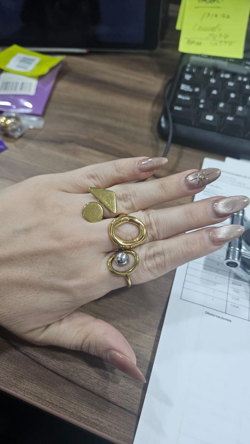 Customer photo review of Anillo Rust Mini