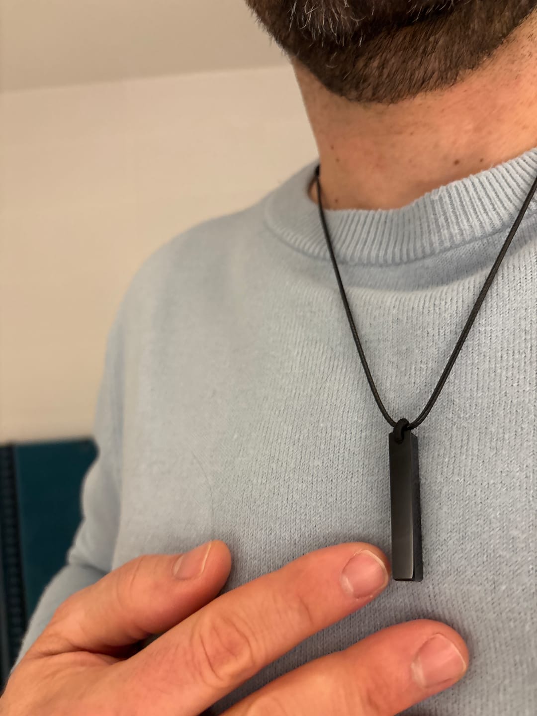 Customer photo review of Pendentif "Protection" en Obsidienne Noire