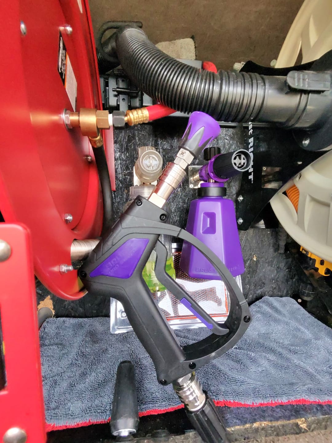 Customer photo review of Brug's Pro Bundle | Swivel Gun V2 + Foam Cannon