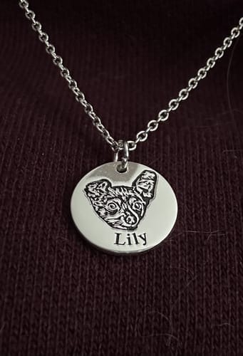 Customer photo review of Collar personalizado con rostro de mascota