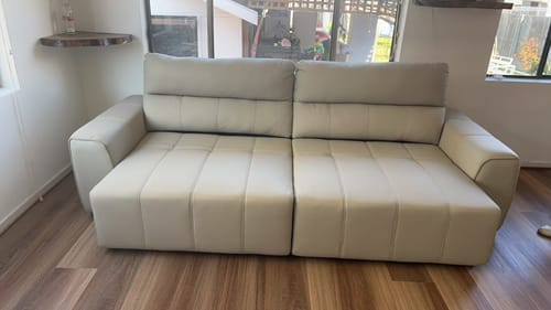 Customer photo review of Oasis 2.8M 3.5 Seat Fully Electric Sofa Bed - Leather
