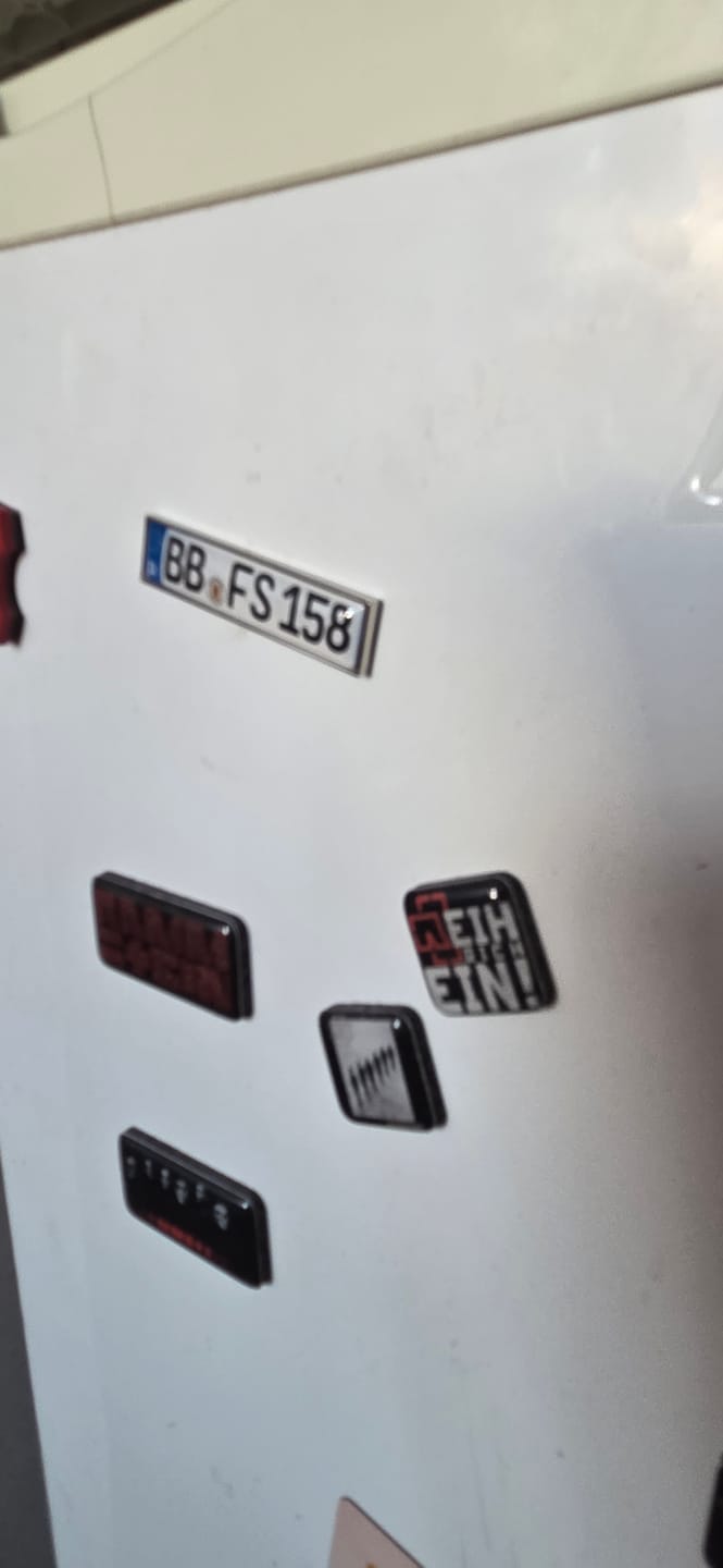 Customer photo review of Kühlschrankmagnet aus Metall - Kennzeichen Deutschland - individuell personalisierbar