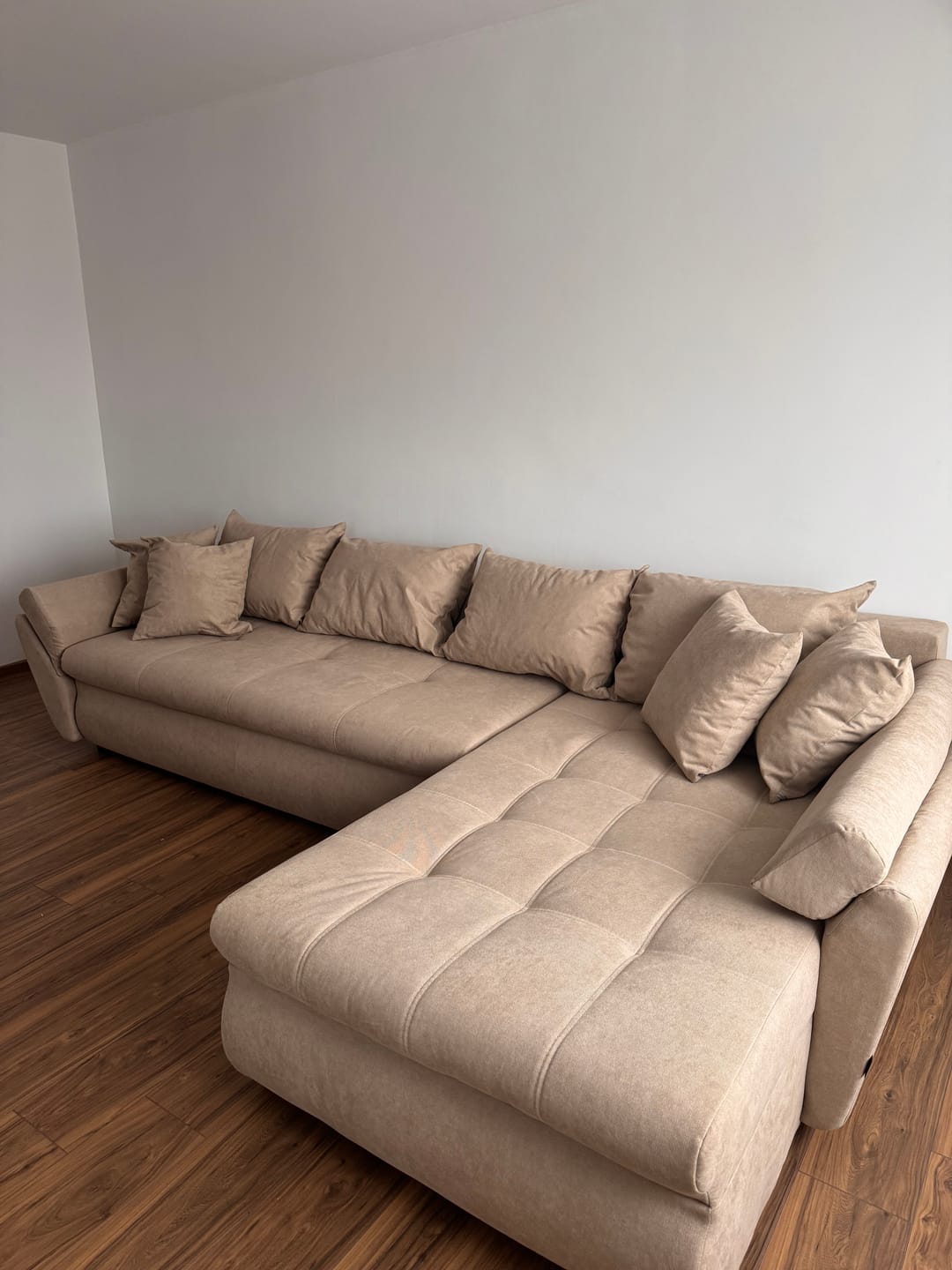 Customer photo review of Colțar extensibil dumonde cu ladă de depozitare si sezut confortabil din spuma HR, Loana XL Enjoy Camel II 335x185 cm