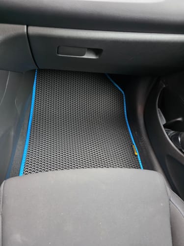 Customer photo review of Auto Fußmatten nach Maß - Komplettset