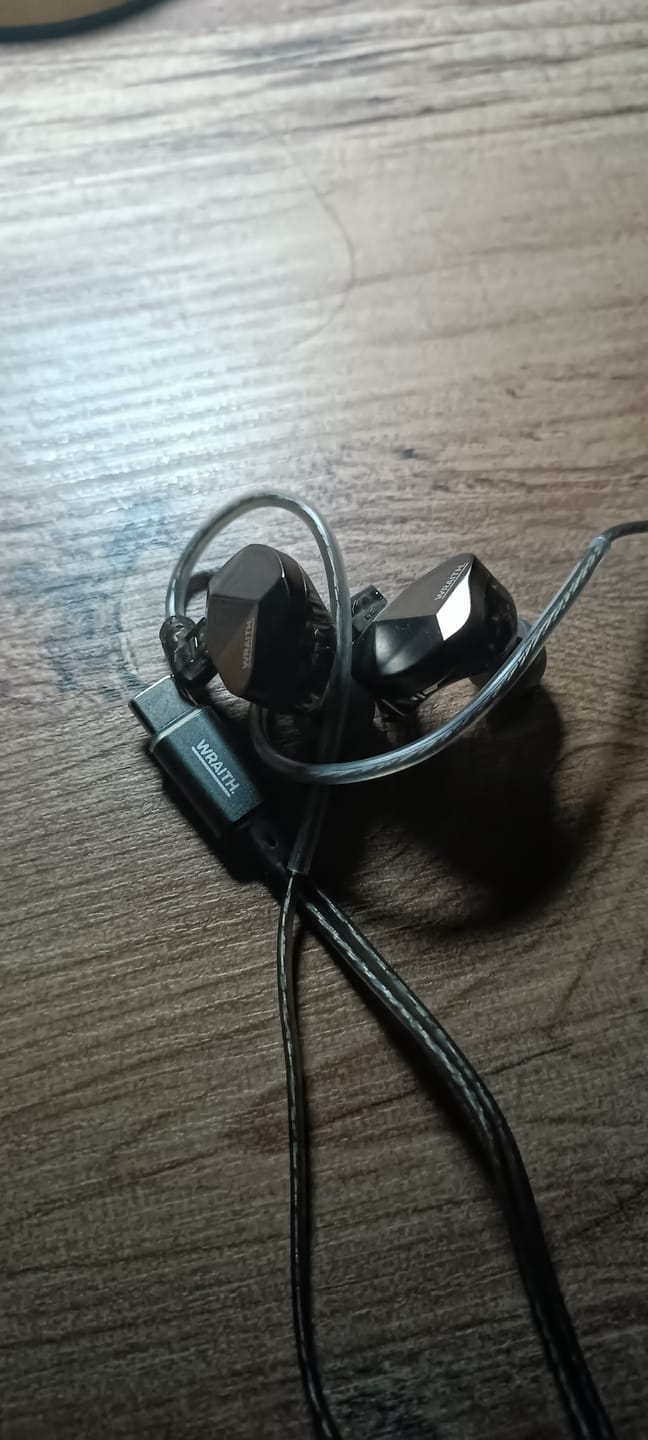 Customer photo review of Wraith Sense IEM Kulaklık