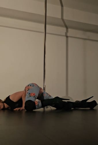 Customer photo review of Grippy Pole Dancer Knee Pads