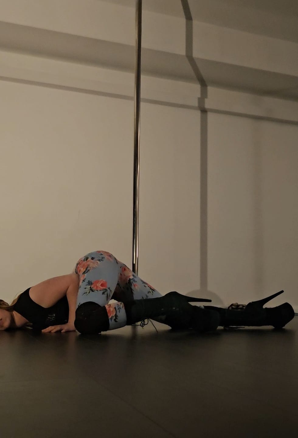 Customer photo review of Grippy Pole Dancer Knee Pads