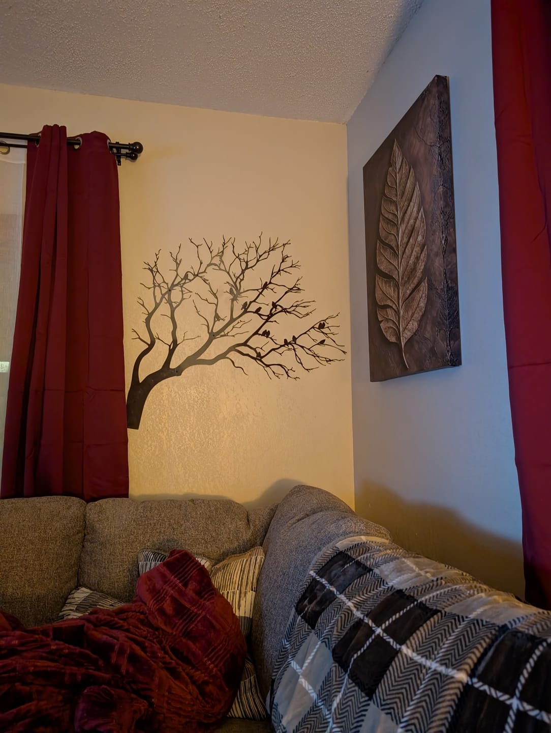 Customer photo review of Ethereal Leaf Harmony V2 – A Nature-Inspired Botanical Wall Art for Serene Interiors