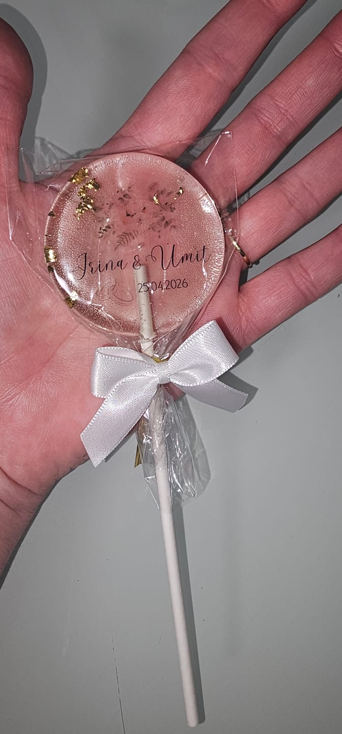 Customer photo review of Ellen & Jacob