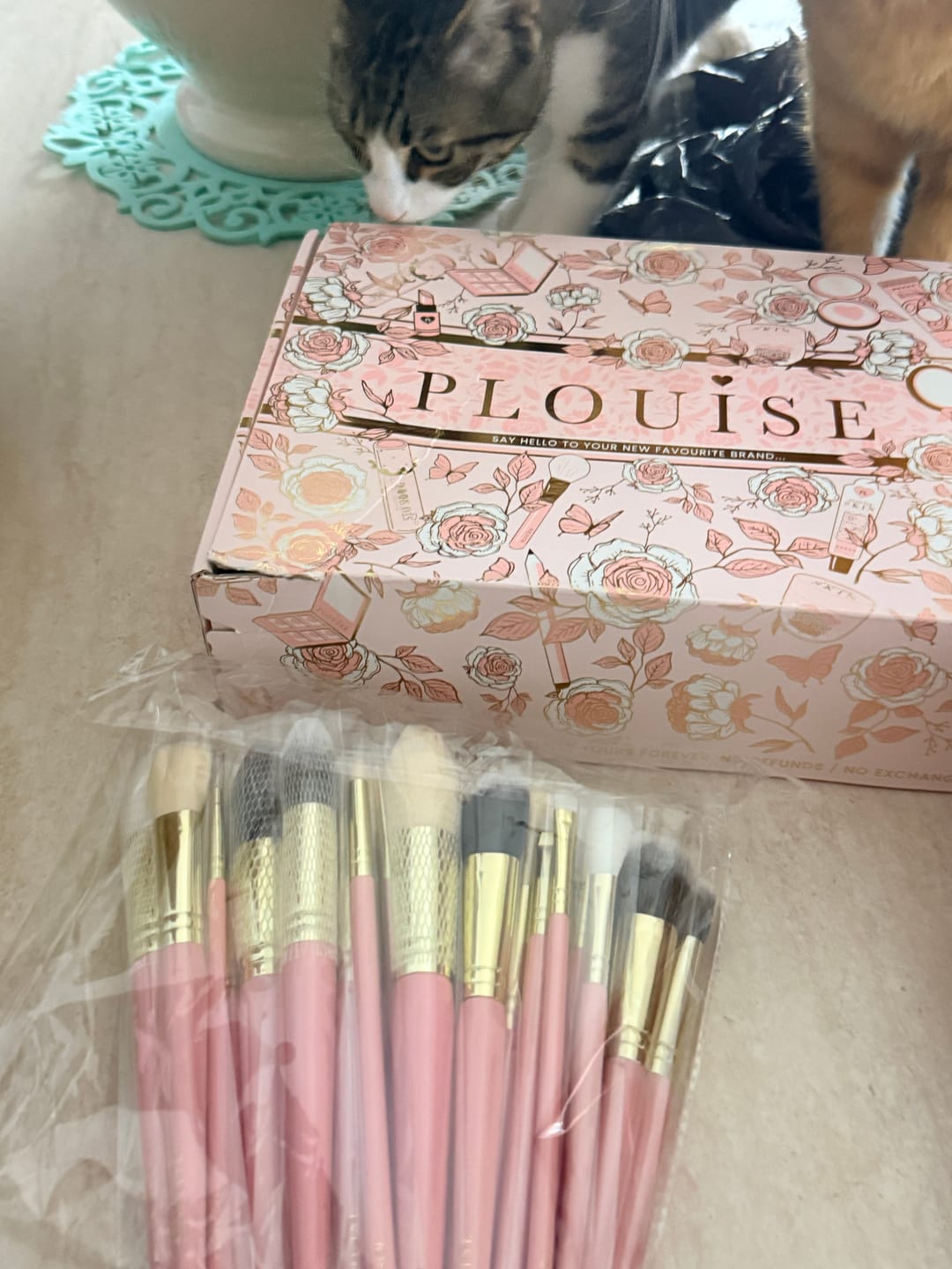 Customer photo review of P.Louise 30-Piece Makeup Brush Bundle