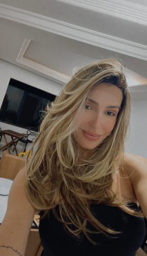 Customer photo review of Lace Front Roberta Loira 613C Lisa