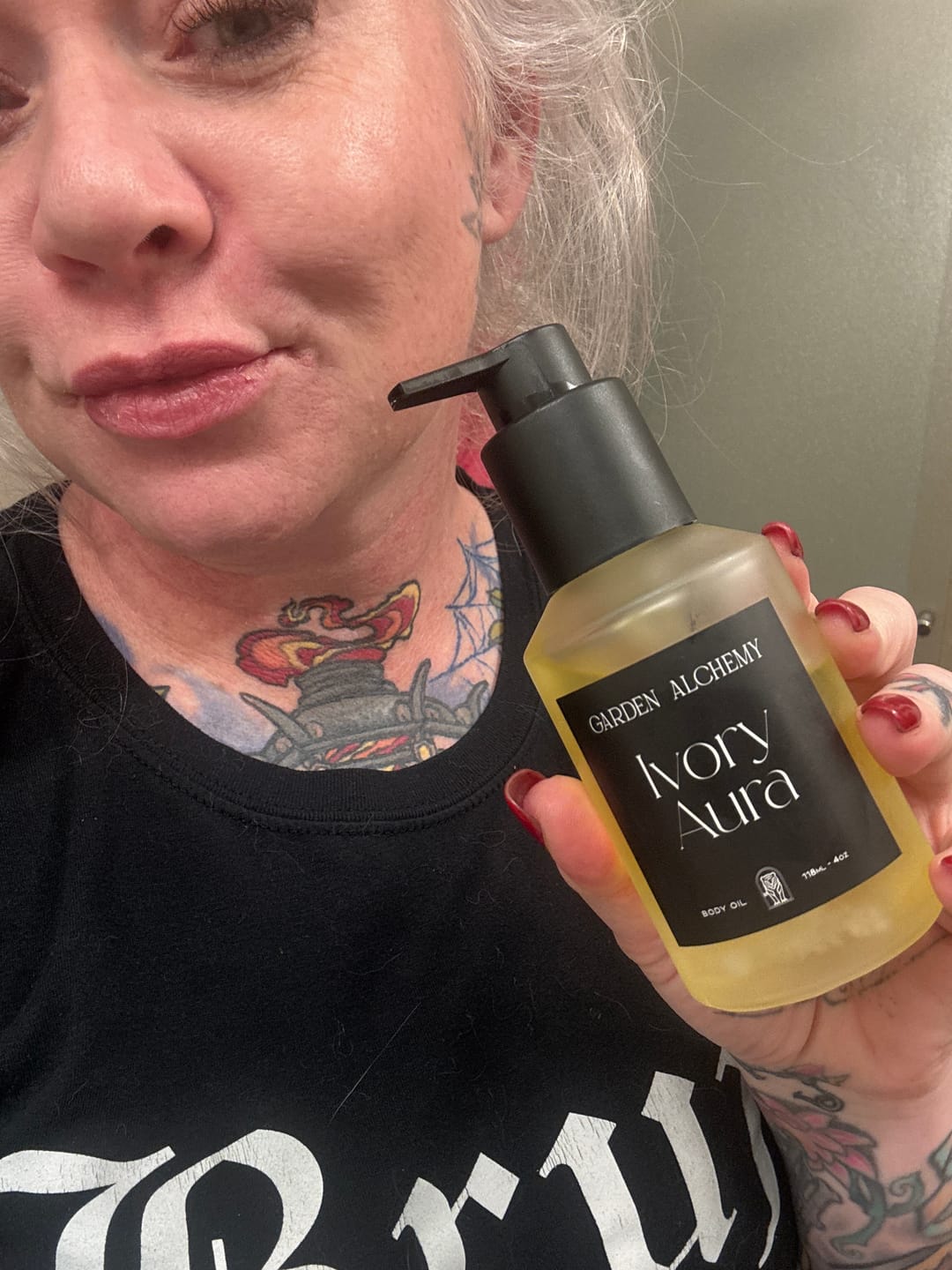 Customer photo review of Ivory Aura Body Oil