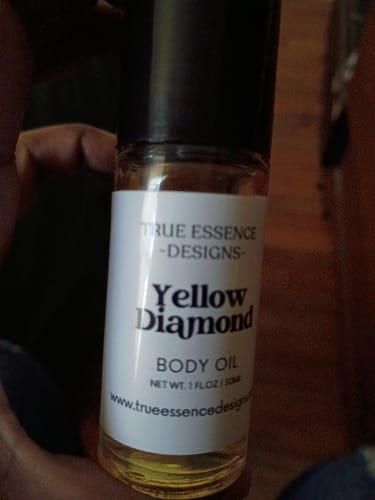 Customer photo review of VERS108 Yellow Diamond Body Oil Mist  - Women