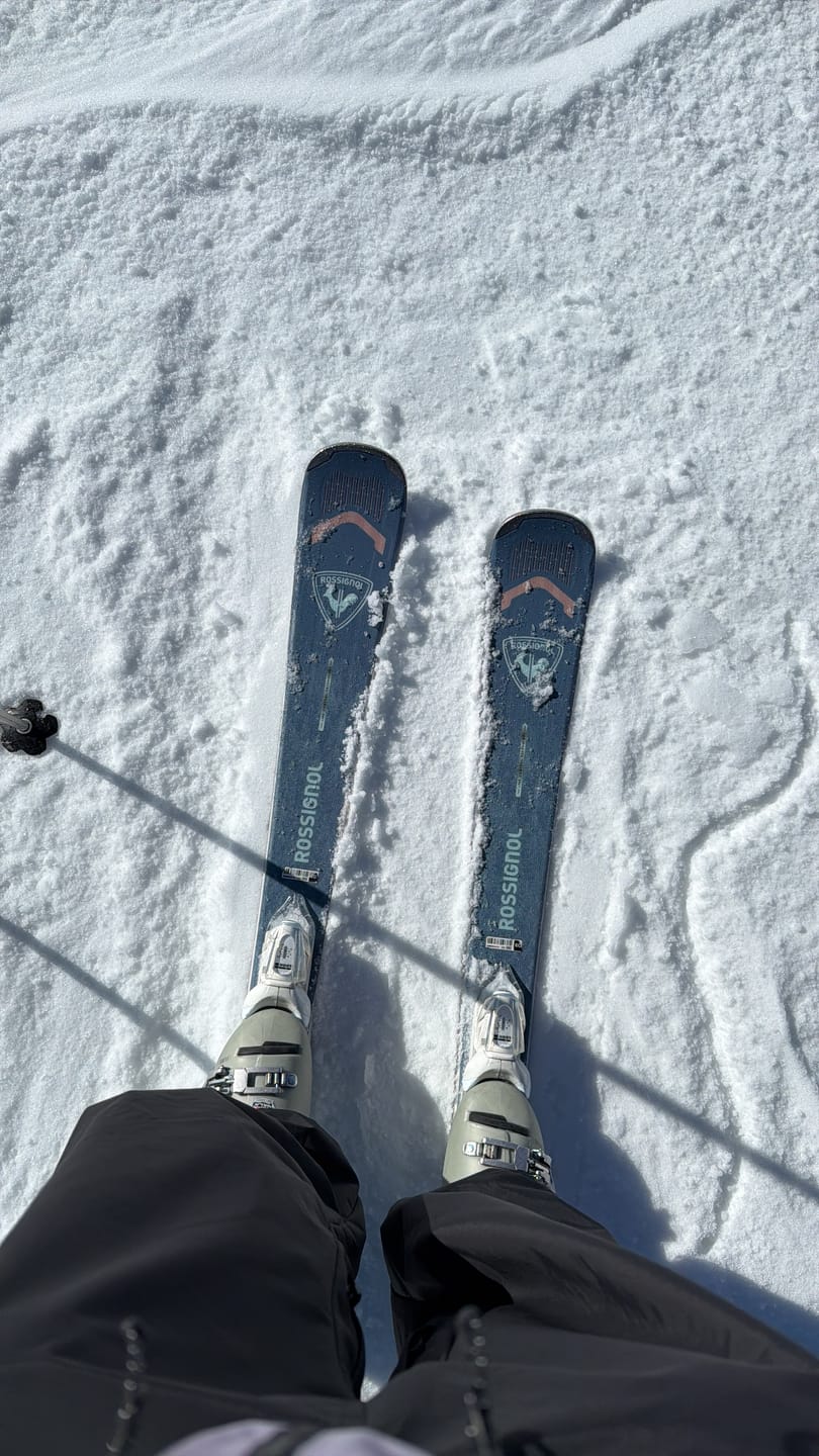 Customer photo review of Women's Black Baggy Wear-resistant Waterproof Snow Pants