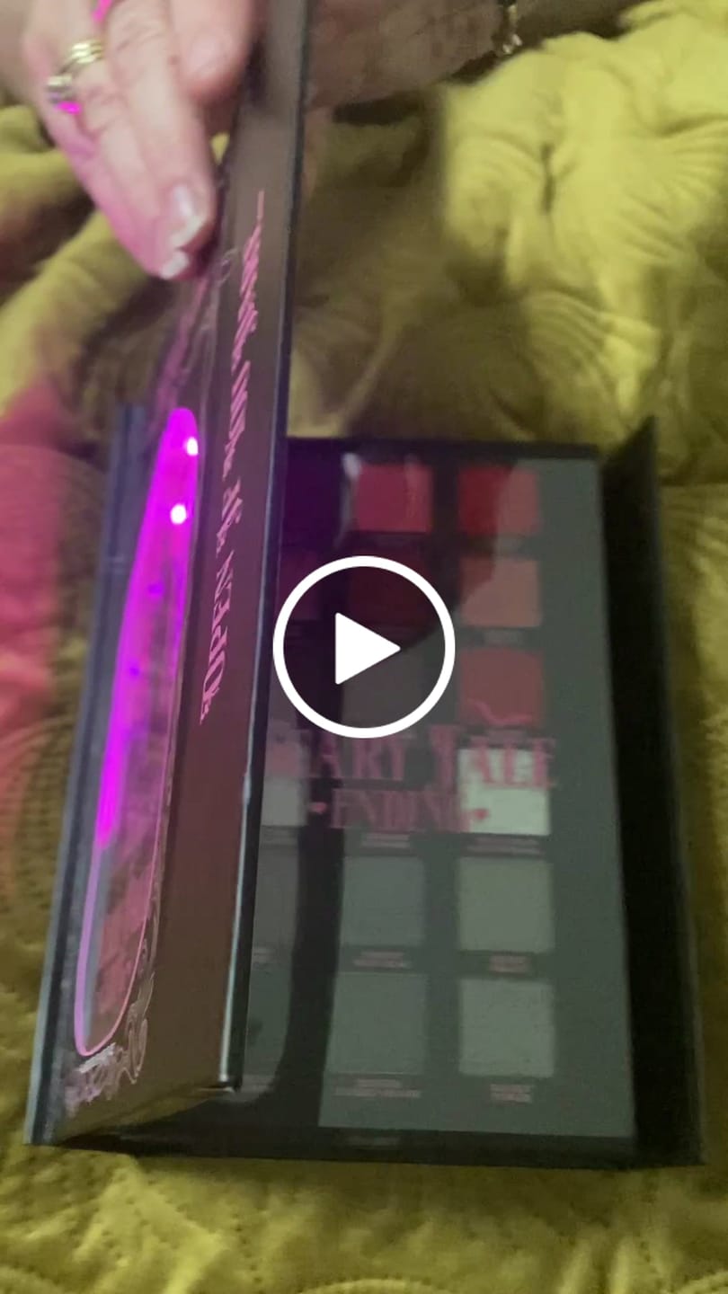 Klantvideorecensie van P.Louise Scary Tale Ending Halloween Palette