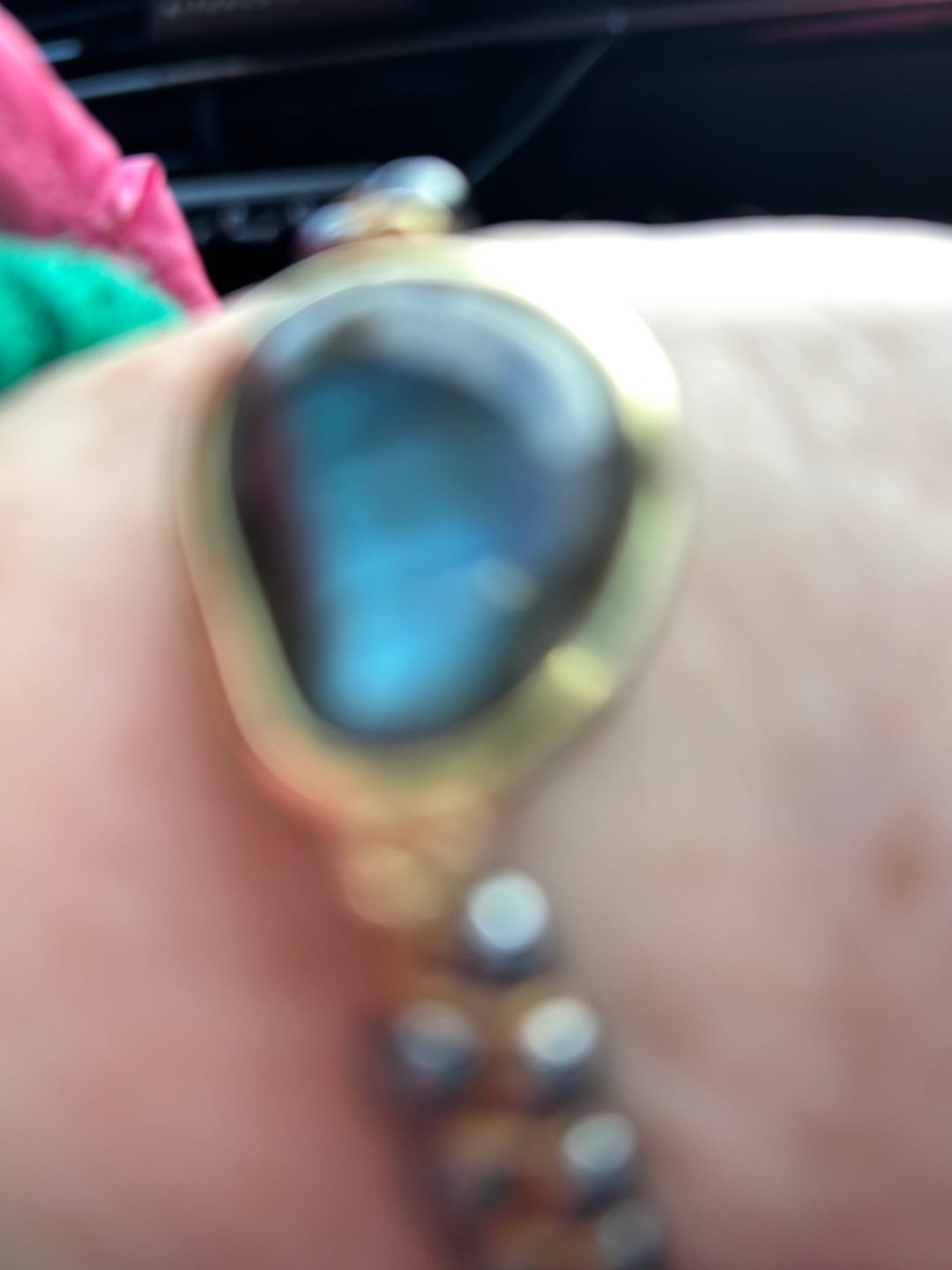 Customer photo review of Bracelet "Oeil Céleste" en Labradorite & Hématite