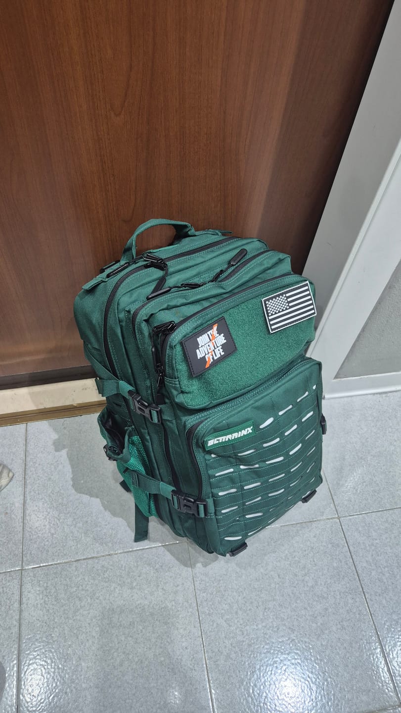 Customer photo review of Mochila Táctica V2 45L All In Dust Green