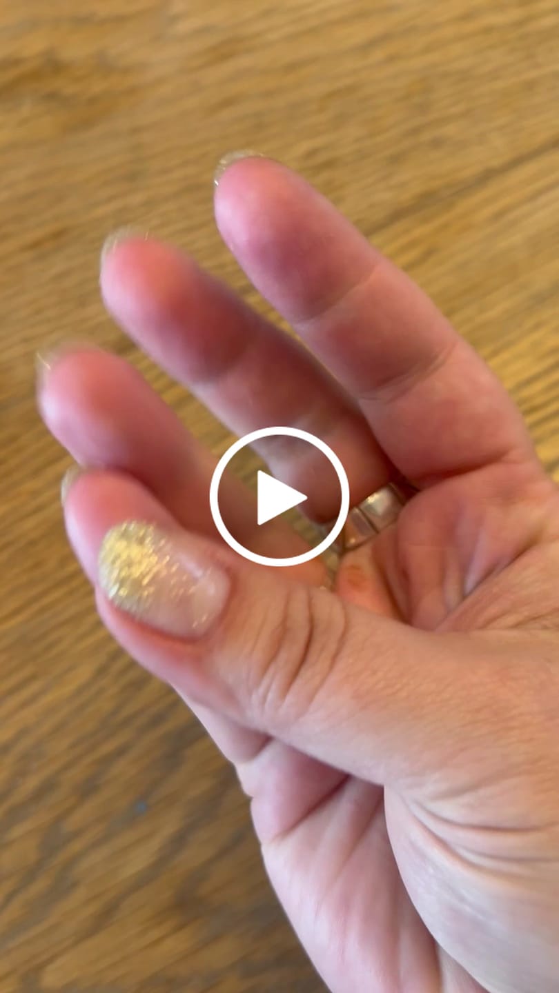 Customer video review of Shallow Gold Dipping Powder