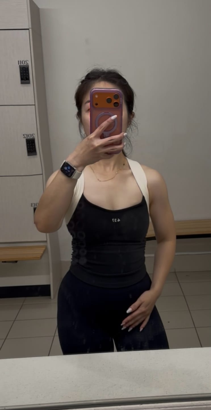 Customer photo review of The Sculpt Tank / Black-Cream