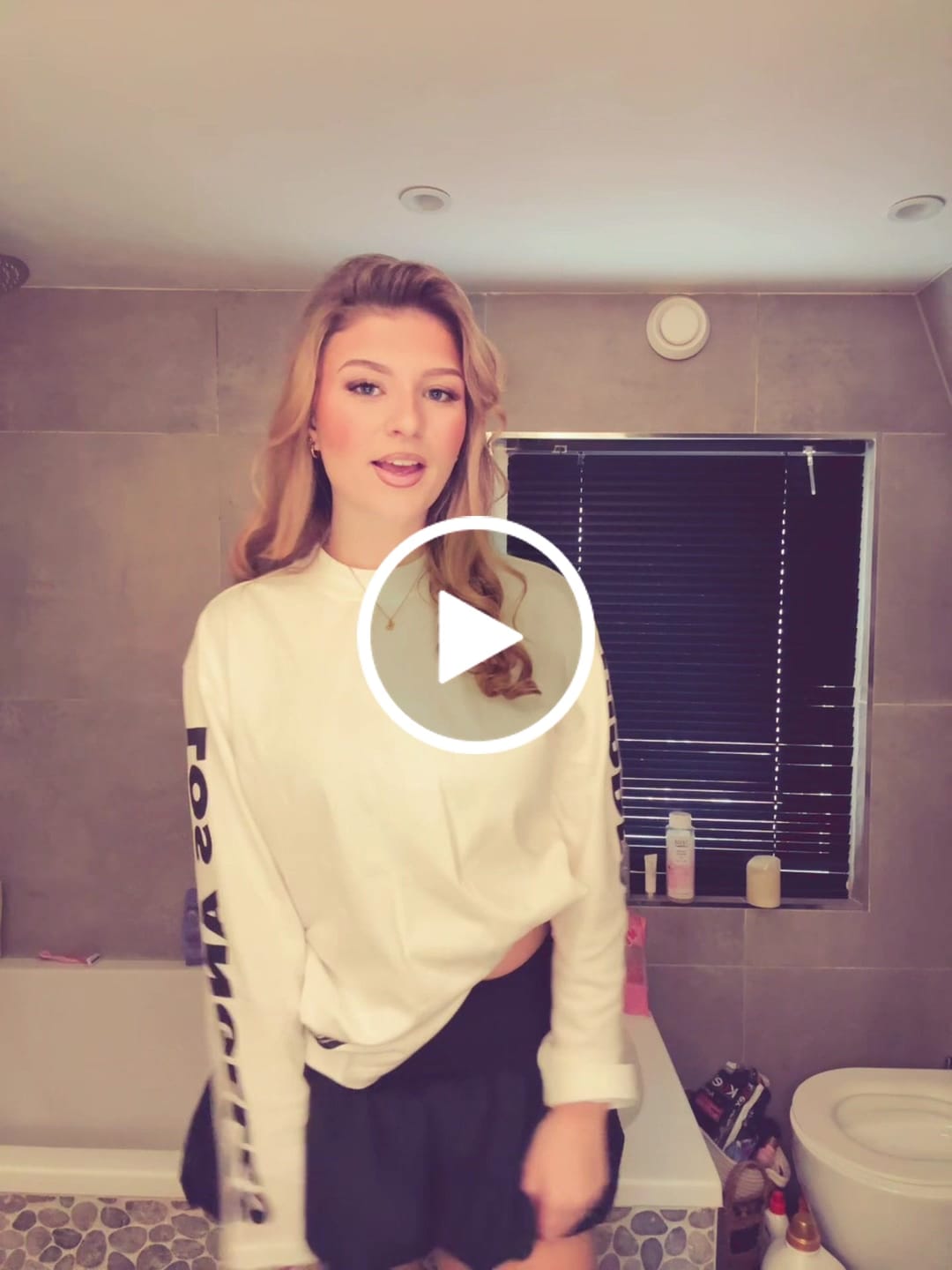 Kundenvideo-Bewertung von LONGSLEEVE T-SHIRT WHITE