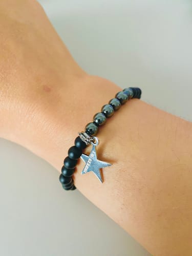 Customer photo review of »Meine Schatten« Blockadenlöser-Armband aus Hämatit und Onyx inkl. abgebrochenem Stern