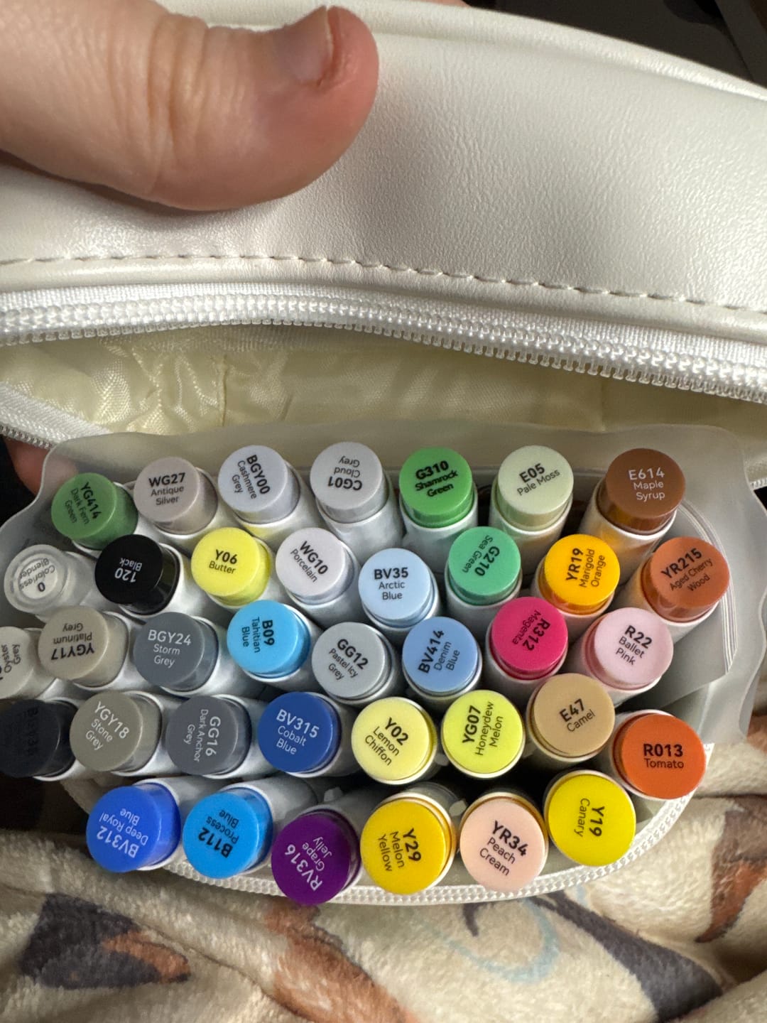 Customer photo review of Ohuhu Honolulu Plus Series Supreme Rubber Brush Tip Markers