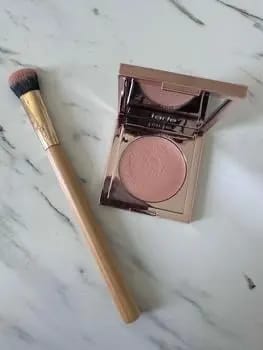 Customer photo review of Undereye Corrector