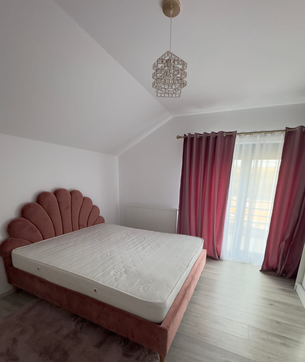 Customer photo review of Pat dormitor fete SANTANA 160x200, stofa catifelata roz antic - Bluvel 52, cu somiera