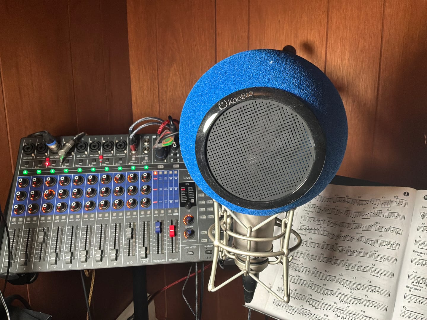 Customer photo review of Kaotica Eyeball | Signature Blue