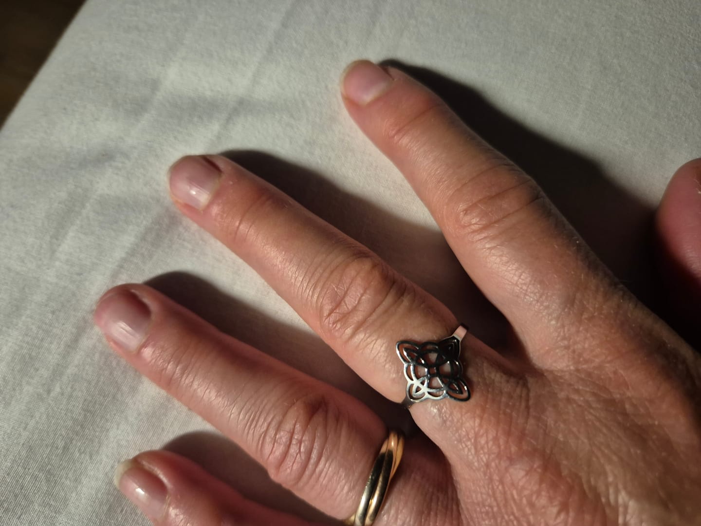 Customer photo review of Bague Ajustable "Protection Éternelle" - Noeud de Sorcière