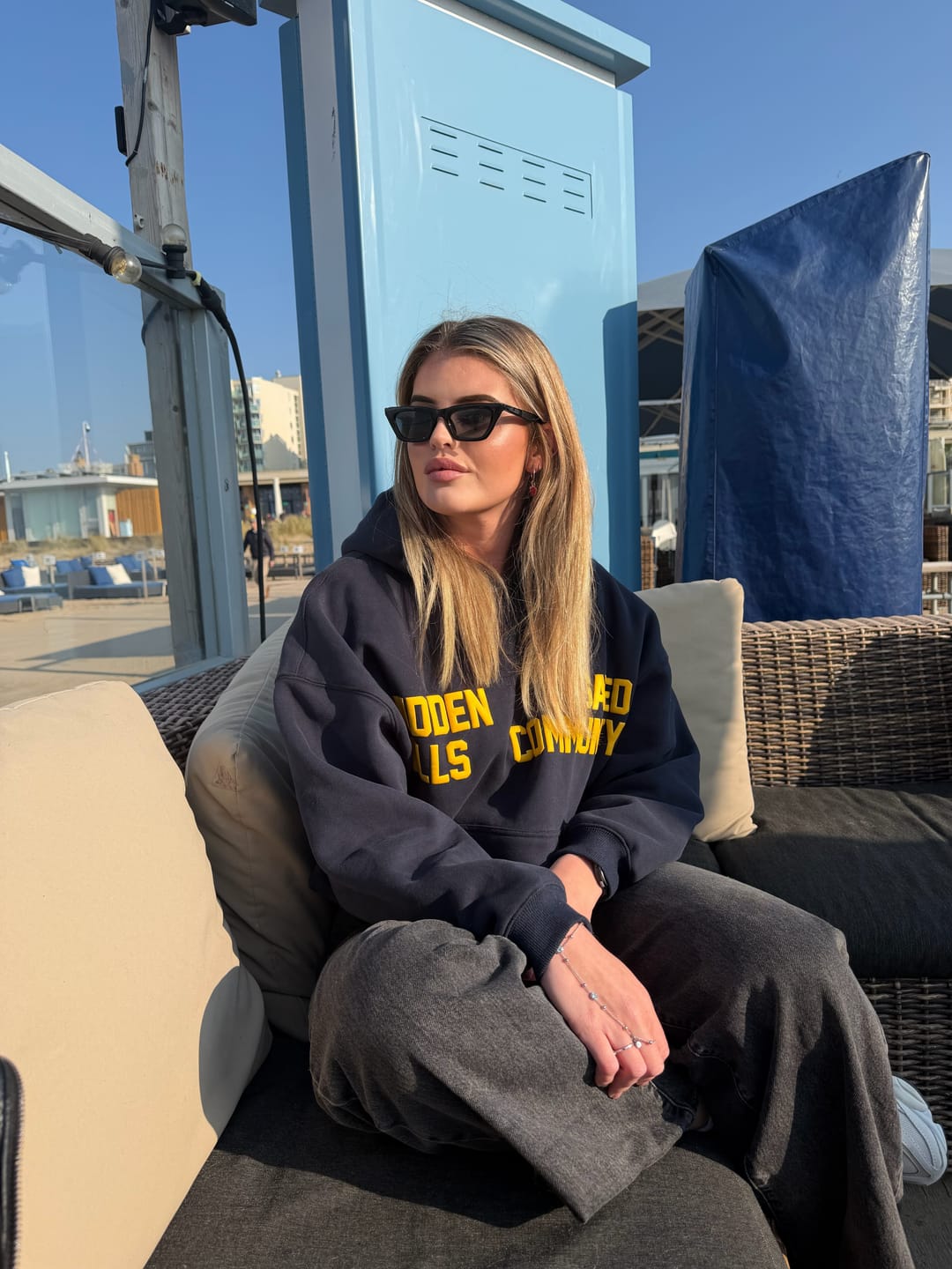 Customer photo review of LOGO STITCH JEANS INDIGO