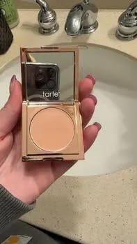 Customer photo review of Undereye Corrector