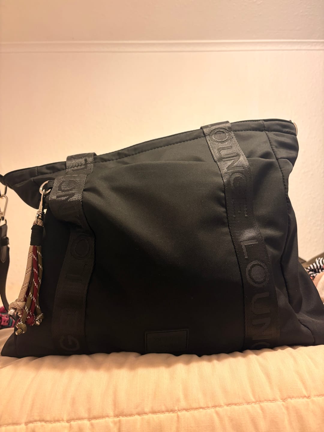 Customer photo review of Bolso Nylon Llavero Street