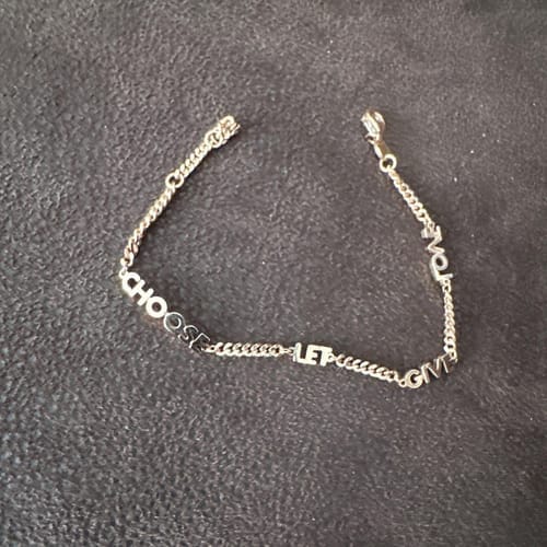 Customer photo review of Pulsera personalizada con nombre