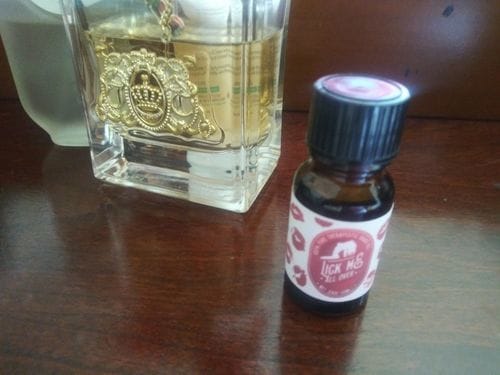 Customer photo review of Bargz Lick Me All Over Perfume Oil, Exotic Fragrance, Lovely Raspberry And Melon Aromas With A Touch Of Vanilla - Flat Cap