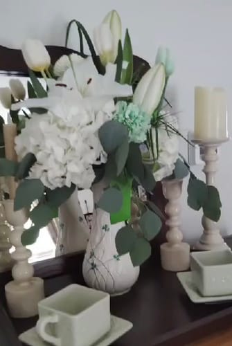 Customer photo review of Belleek Classic Daisy Tall Vase