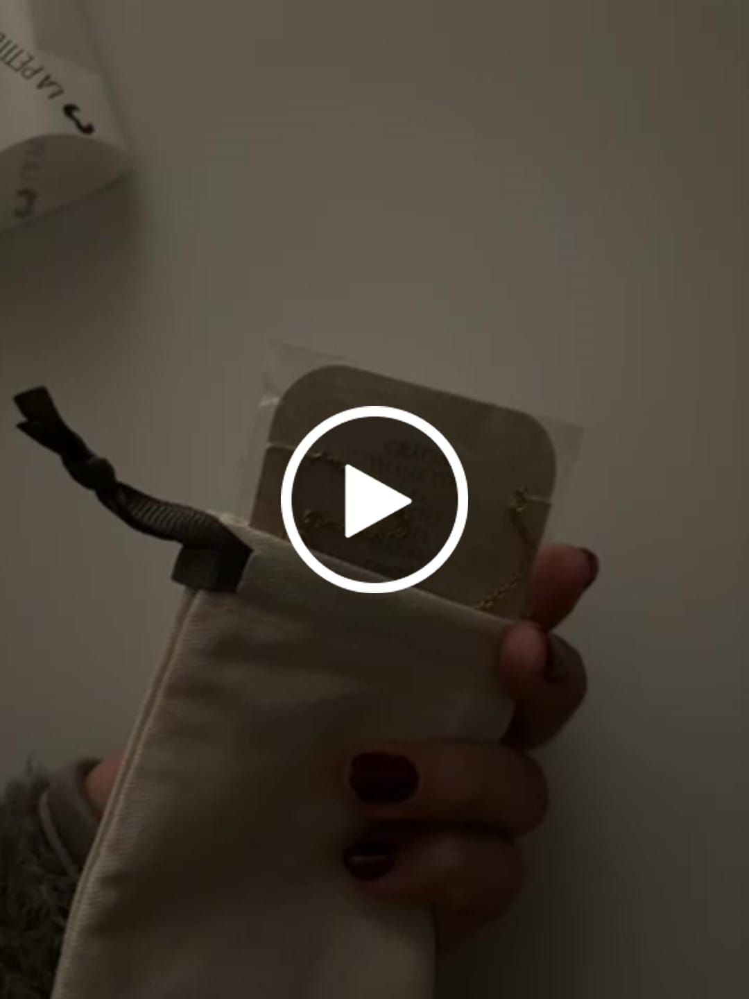 Customer video review of Pulsera Coraje - Personalizado