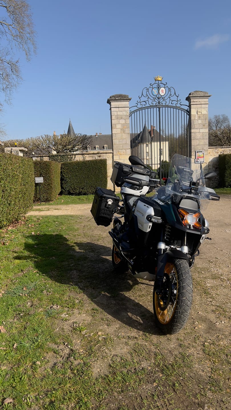 Customer photo review of MotoRacks – Motorcycle Luggage Pannier Racks