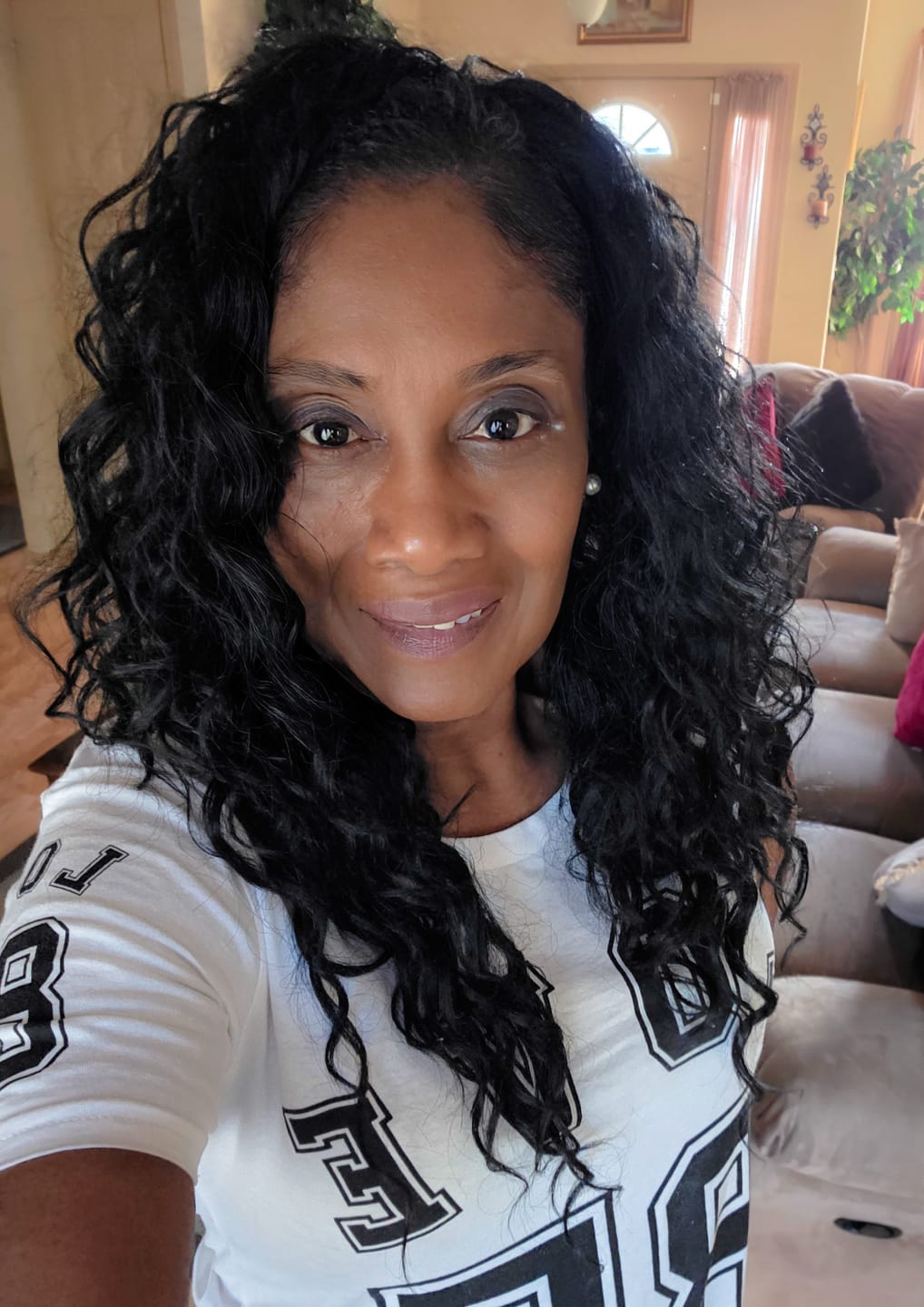Customer photo review of Vanessa Vibe Swap Half Wig - ELISEY