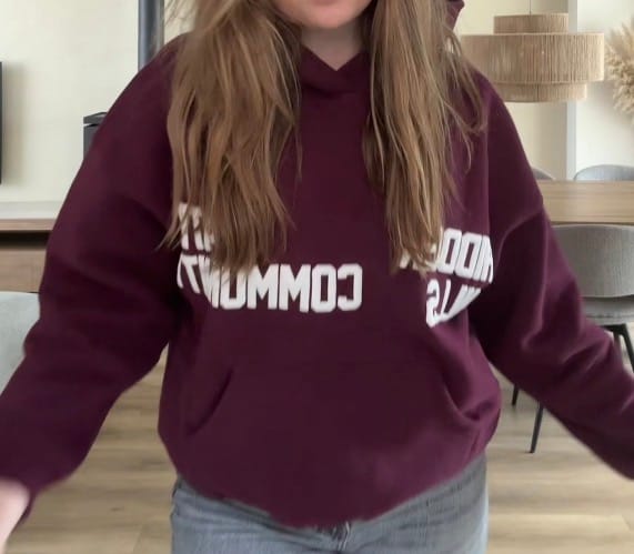 Customer photo review of GATED COMMUNITY HOODIE DARK PLUM