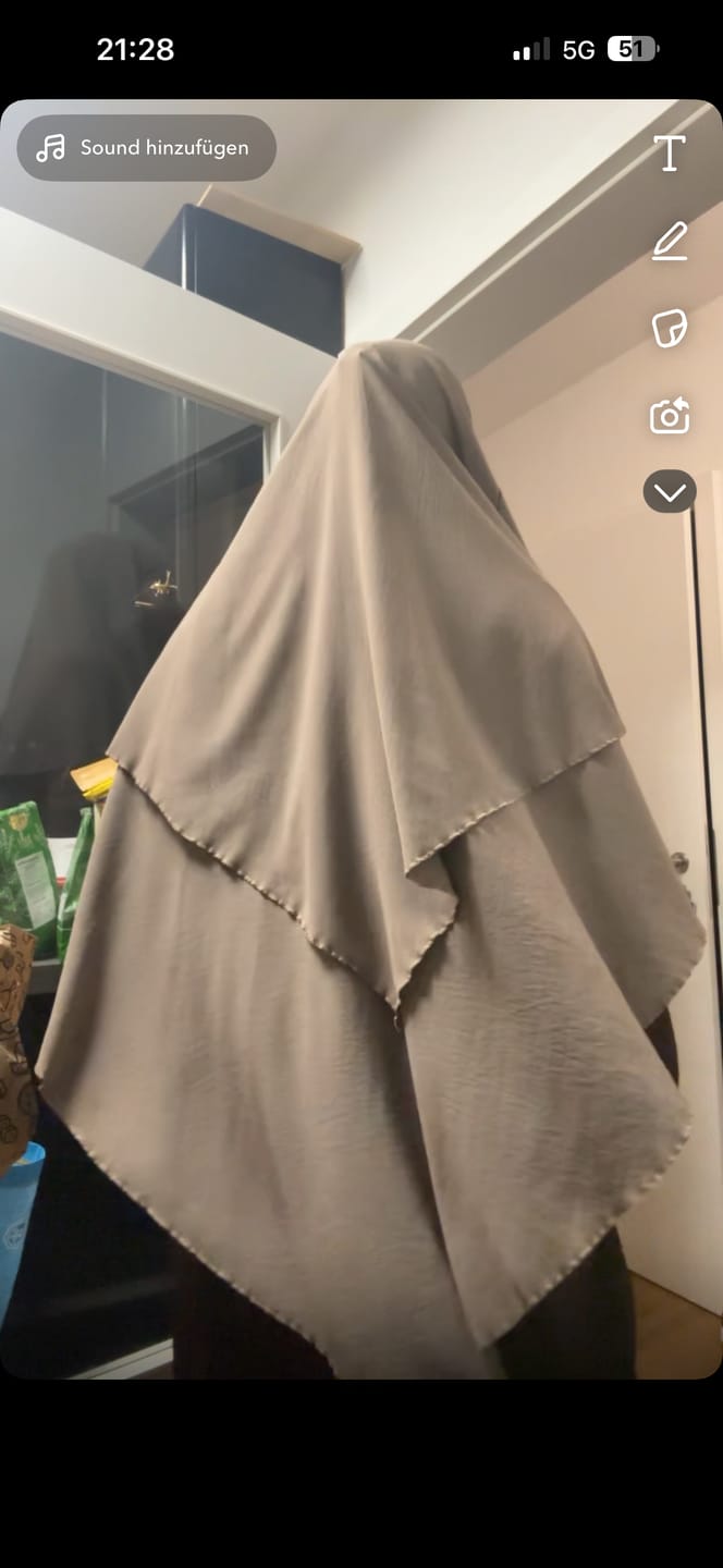 Customer photo review of Abaya mit Ballonärmeln